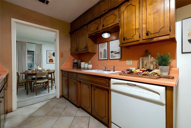 6236 Trail Lake Drive, Fort Worth, TX 76133