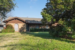6236 Trail Lake Drive, Fort Worth, TX 76133
