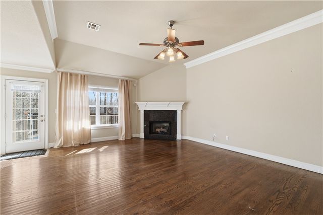 8750 Pageant Drive, Rogers, AR 72756