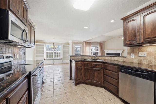 8750 Pageant Drive, Rogers, AR 72756