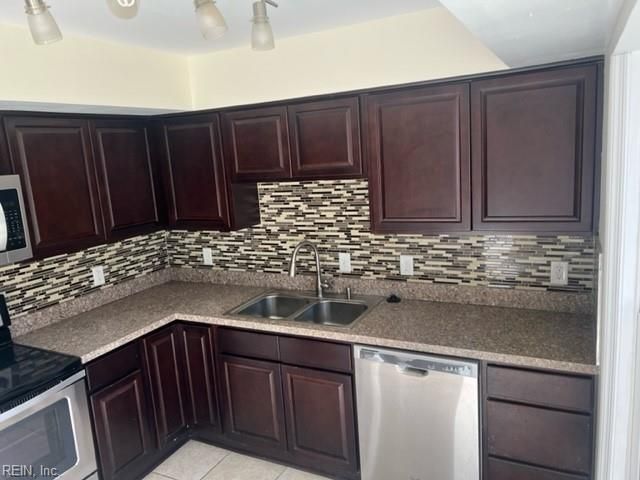5382 Leicester CT, Virginia Beach, VA 23462