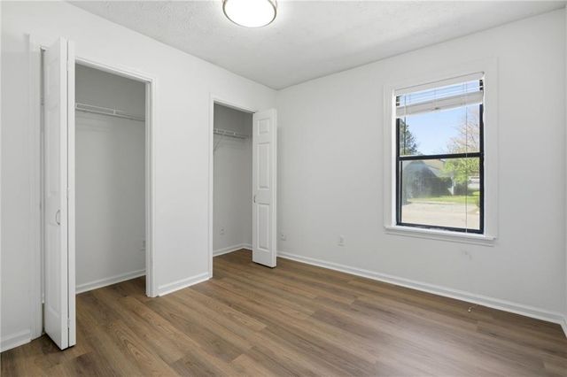 129 Sandalwood Cir, Lawrenceville, GA 30046