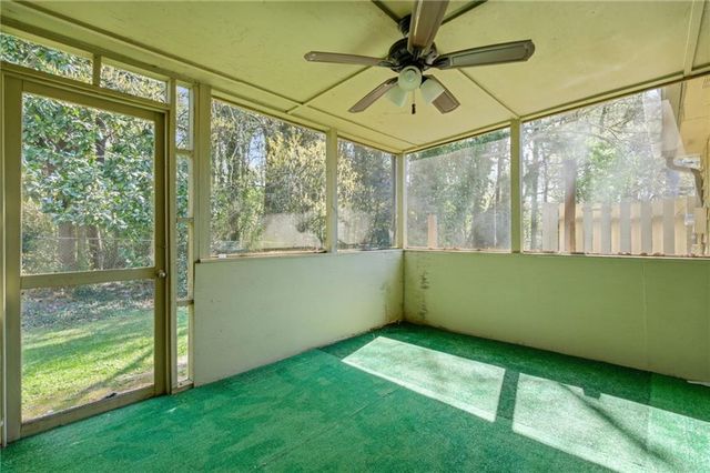 129 Sandalwood Cir, Lawrenceville, GA 30046