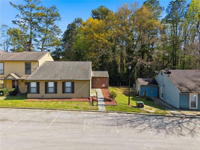 129 Sandalwood Cir, Lawrenceville, GA 30046