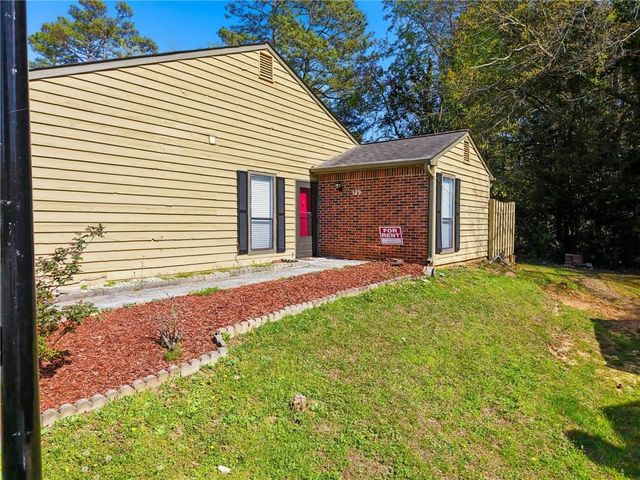 129 Sandalwood Cir, Lawrenceville, GA 30046
