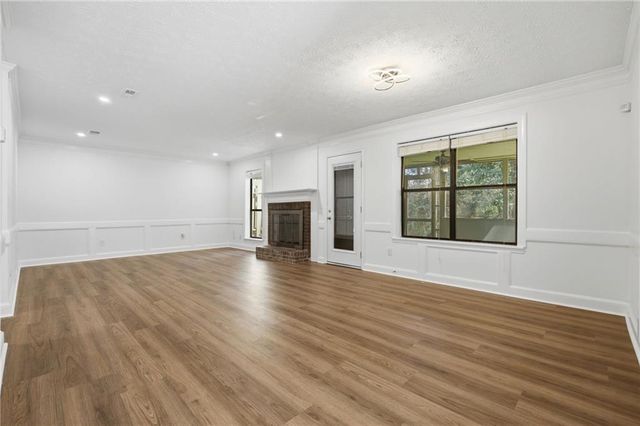 129 Sandalwood Cir, Lawrenceville, GA 30046
