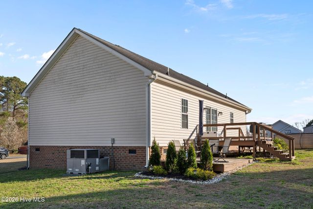 103 Mill Bluff Place, Pikeville, NC 27863