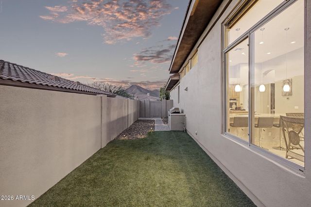 10975 E KORA Lane, Scottsdale, AZ 85255