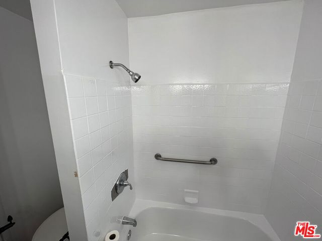 419 La Colina Drive 4, Inglewood, CA 90302