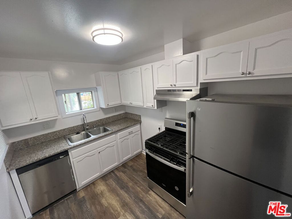 419 La Colina Drive 4, Inglewood, CA 90302