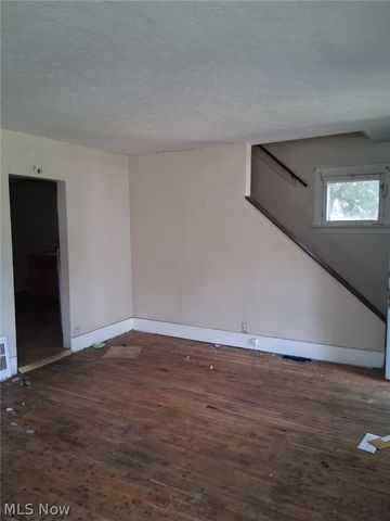106 Shaker Drive, Akron, OH 44305