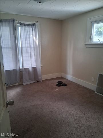 106 Shaker Drive, Akron, OH 44305