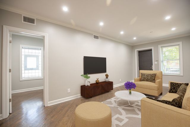 1543 W GEORGE Street 1, Chicago, IL 60657