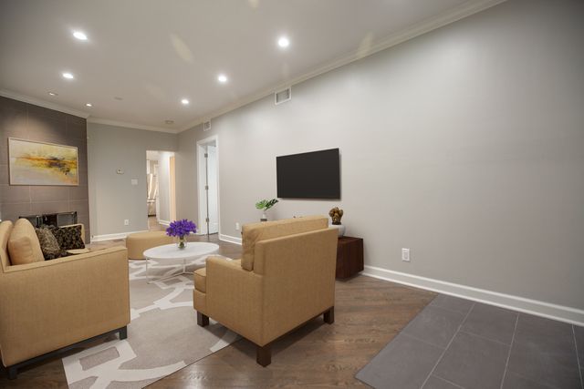 1543 W GEORGE Street 1, Chicago, IL 60657