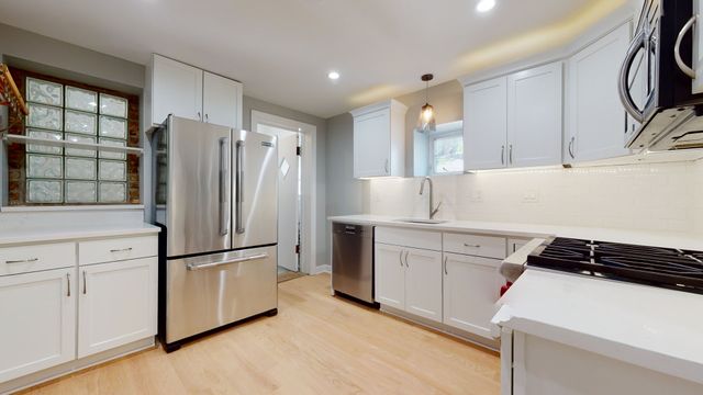 1543 W GEORGE Street 1, Chicago, IL 60657