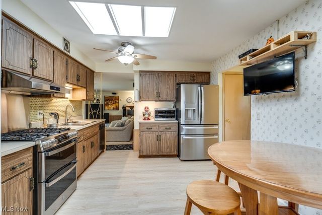 1417 Roanoke Drive, Parma, OH 44134