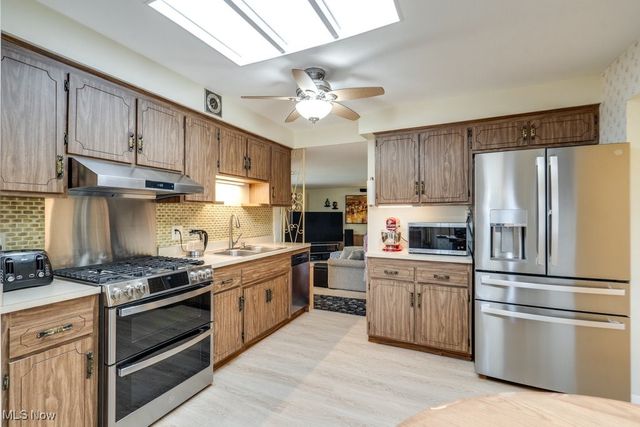 1417 Roanoke Drive, Parma, OH 44134