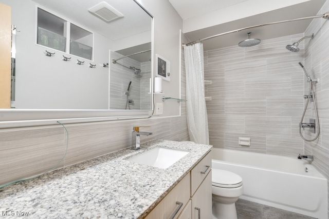 1417 Roanoke Drive, Parma, OH 44134