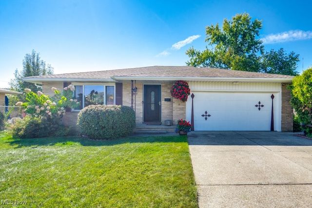 1417 Roanoke Drive, Parma, OH 44134