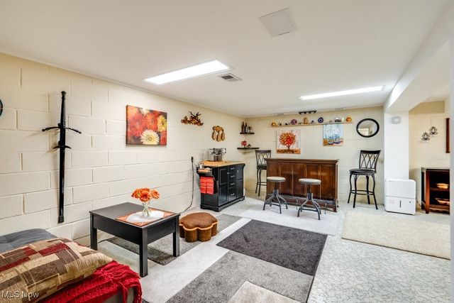 1417 Roanoke Drive, Parma, OH 44134