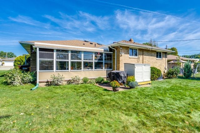 1417 Roanoke Drive, Parma, OH 44134