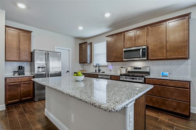 3530 Burdock Lane, Venus, TX 76084