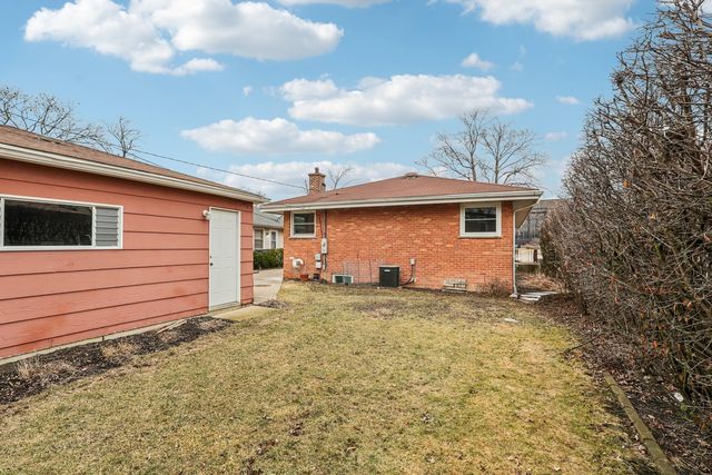 124 Harlem Avenue, Glenview, IL 60025