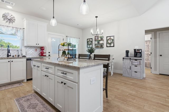 112 Monarch Lane, Poolville, TX 76487