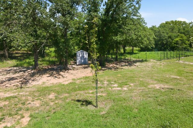 112 Monarch Lane, Poolville, TX 76487