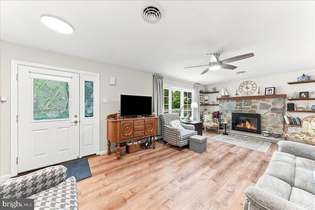 301 DELAWARE AVE, Oxford, PA 19363