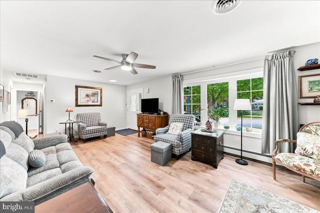 301 DELAWARE AVE, Oxford, PA 19363