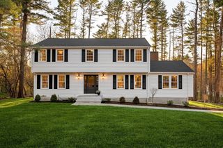 14 Snyder Road, Medfield, MA 02052