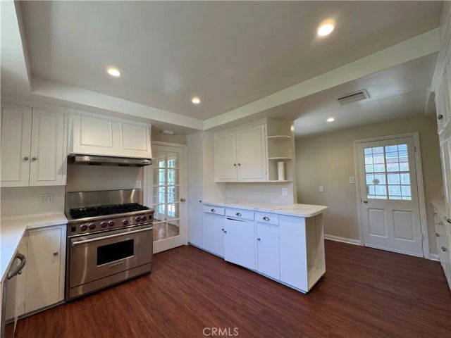 565 Sierra Vista, San Marino, CA 91108