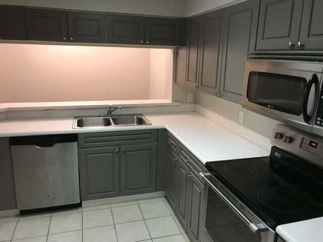 3023 Alcazar Place 202, Palm Beach Gardens, FL 33410