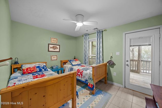 109 Sea Urchin Court, Surf City, NC 28445