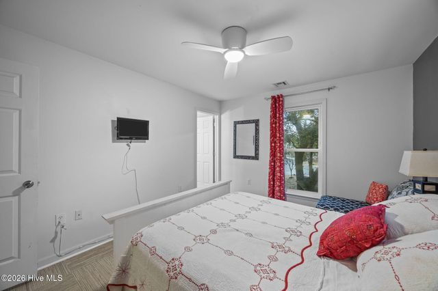 109 Sea Urchin Court, Surf City, NC 28445