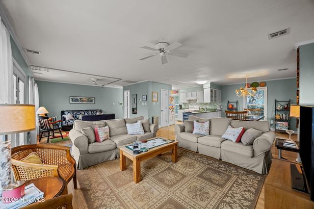 109 Sea Urchin Court, Surf City, NC 28445