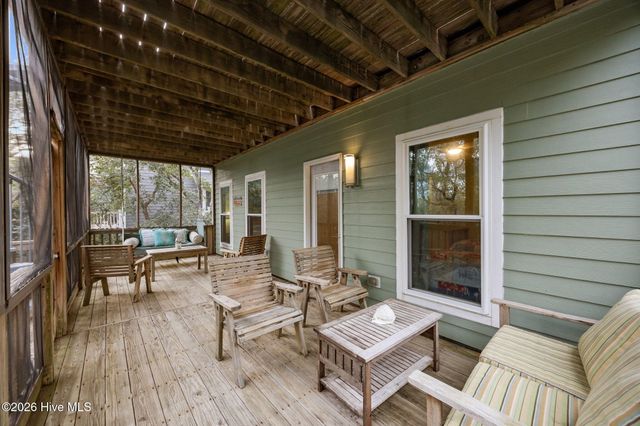 109 Sea Urchin Court, Surf City, NC 28445