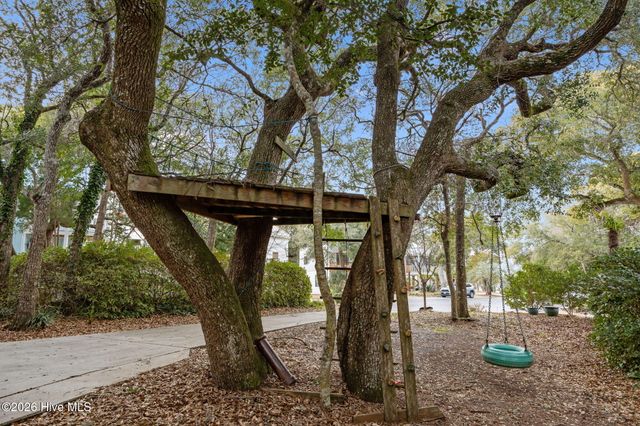 109 Sea Urchin Court, Surf City, NC 28445