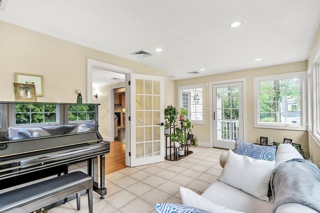 10 Ballard Terrace, Lexington, MA 02420