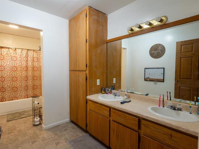 420 W RICHMOND STREET, Shawano, WI 54166