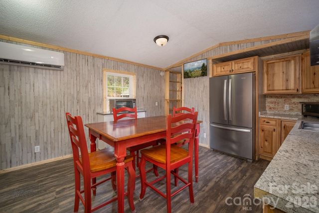 310 Sassafras Gap Lane, Brevard, NC 28712