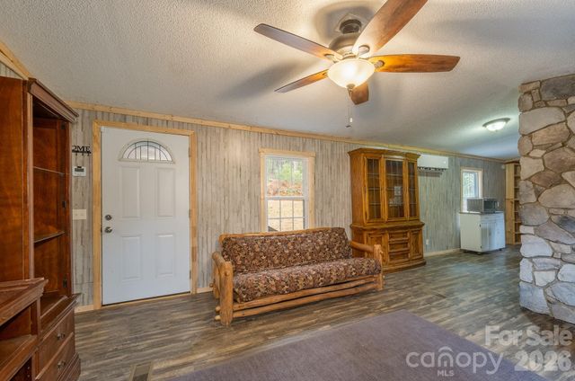 310 Sassafras Gap Lane, Brevard, NC 28712