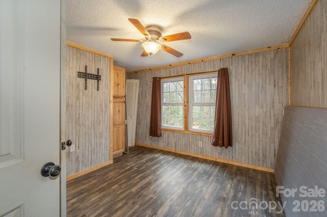 310 Sassafras Gap Lane, Brevard, NC 28712