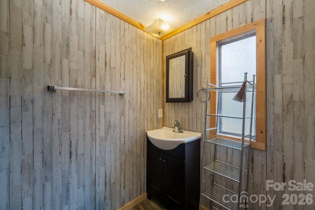 310 Sassafras Gap Lane, Brevard, NC 28712