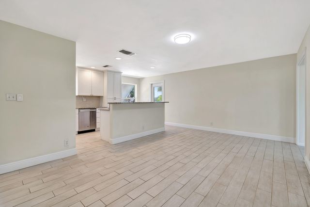 713 Gumtree Road, North Palm Beach, FL 33408