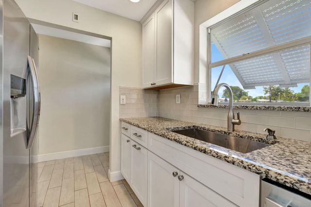 713 Gumtree Road, North Palm Beach, FL 33408
