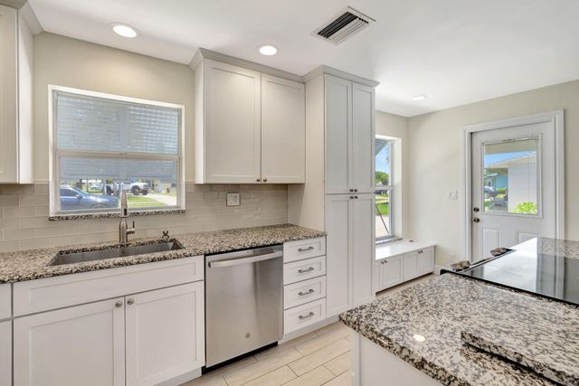 713 Gumtree Road, North Palm Beach, FL 33408