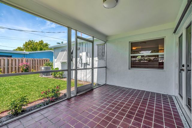 713 Gumtree Road, North Palm Beach, FL 33408