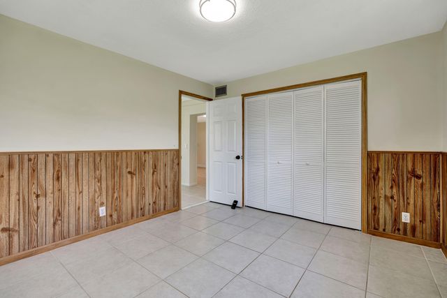 713 Gumtree Road, North Palm Beach, FL 33408
